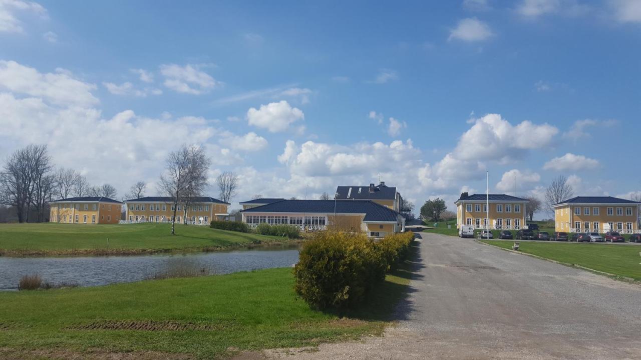 Melleruds Golfklubb Bed & Breakfast Extérieur photo