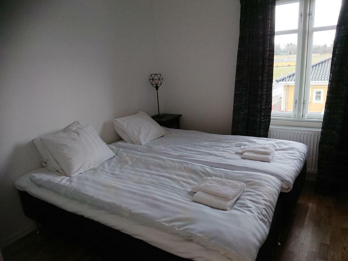 Melleruds Golfklubb Bed & Breakfast Extérieur photo